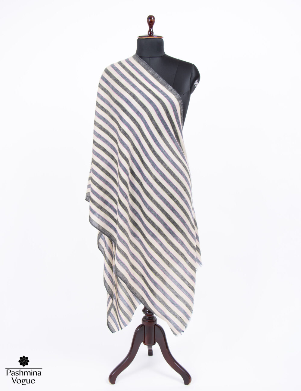 elegant-shawls-and -wraps