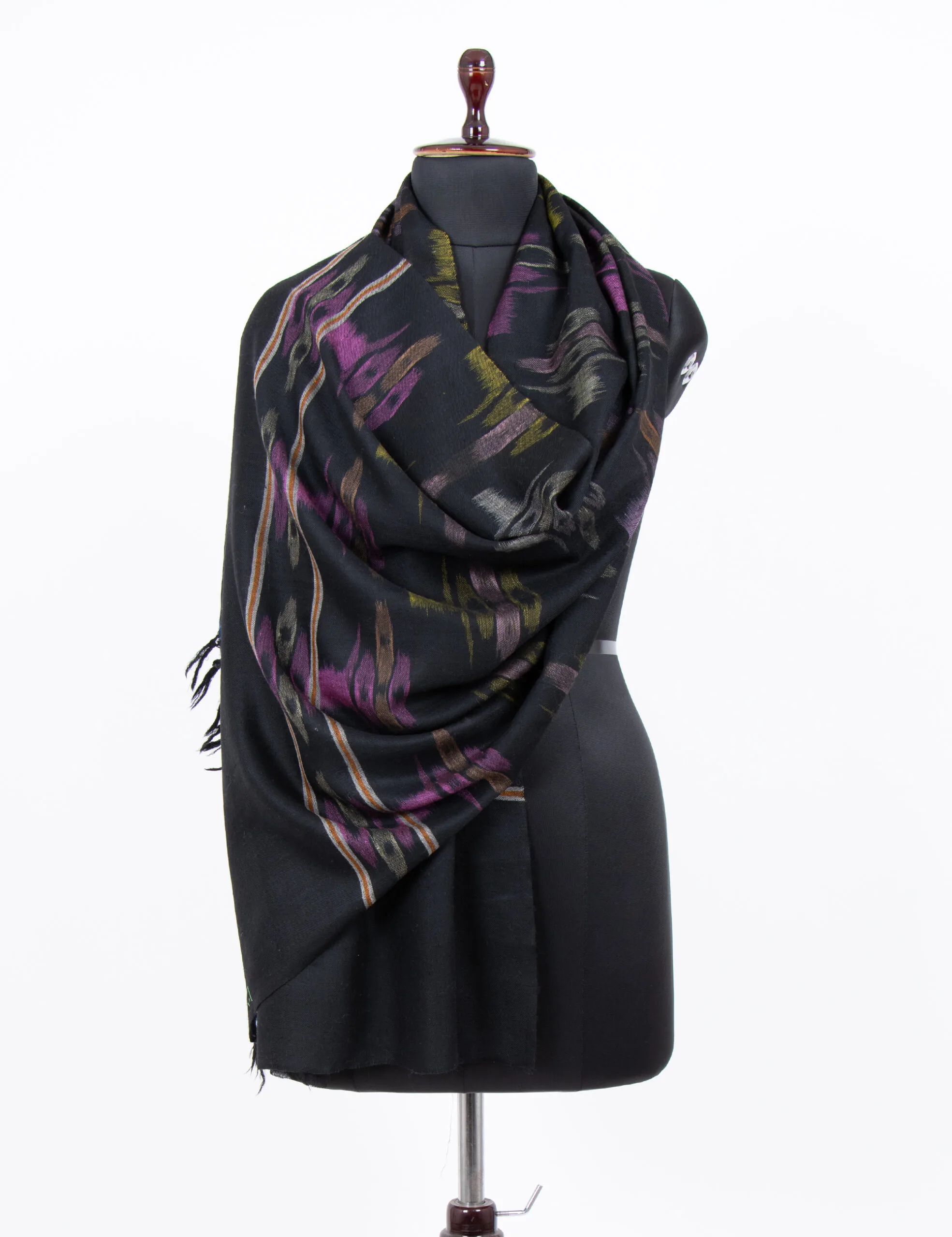 pashmina-embroidered- scarves