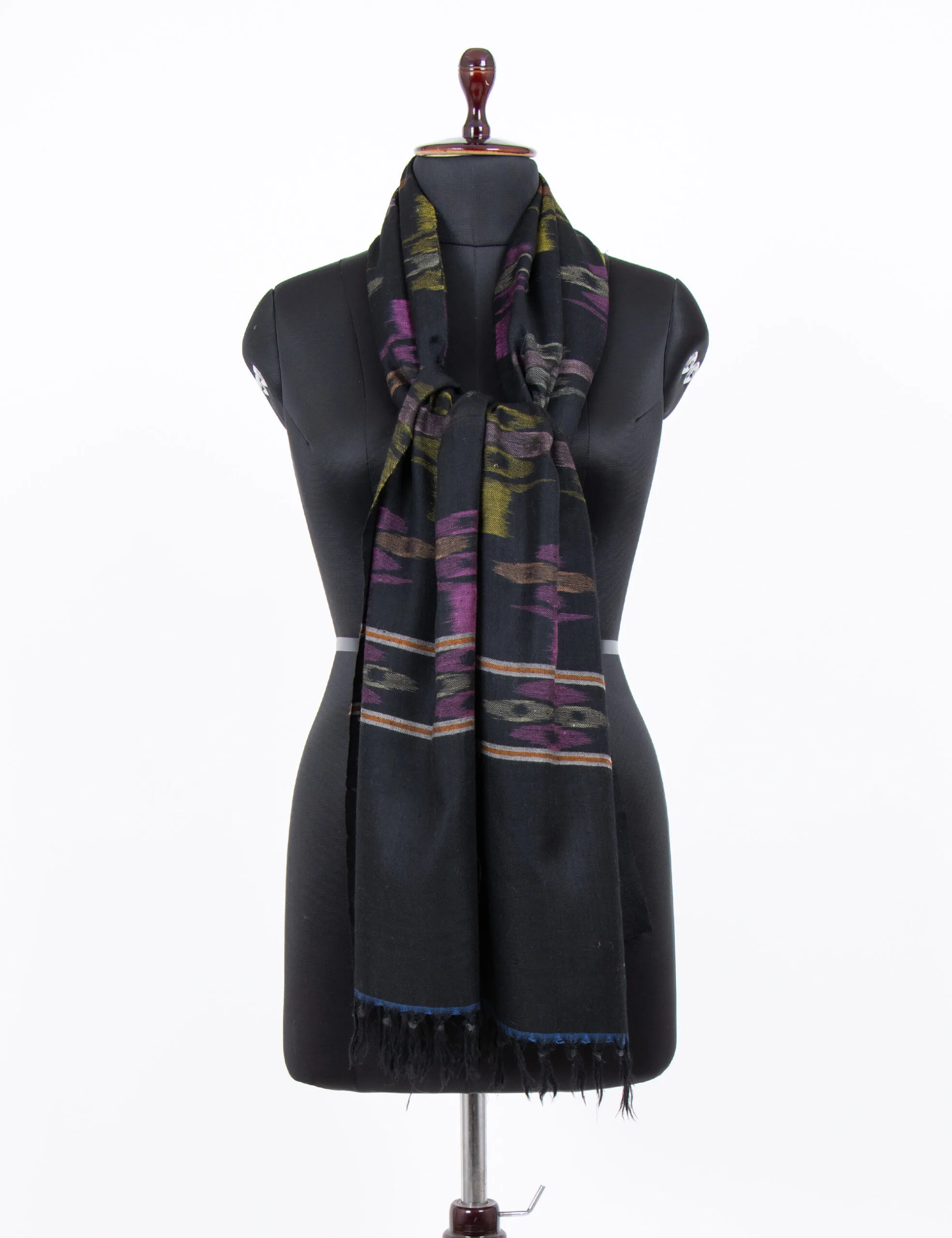 pashmina-embroidered- scarves