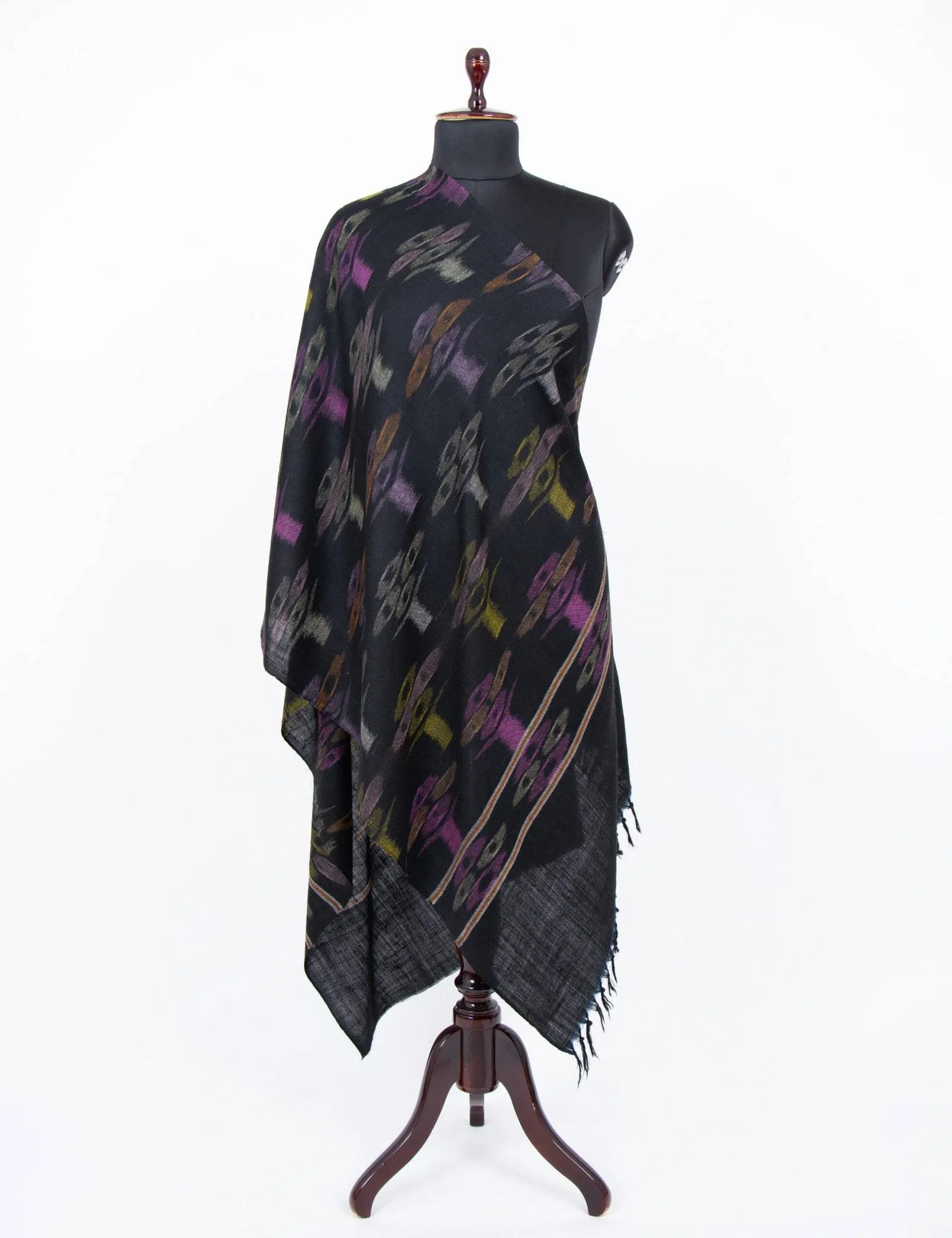 pashmina-embroidered- scarves