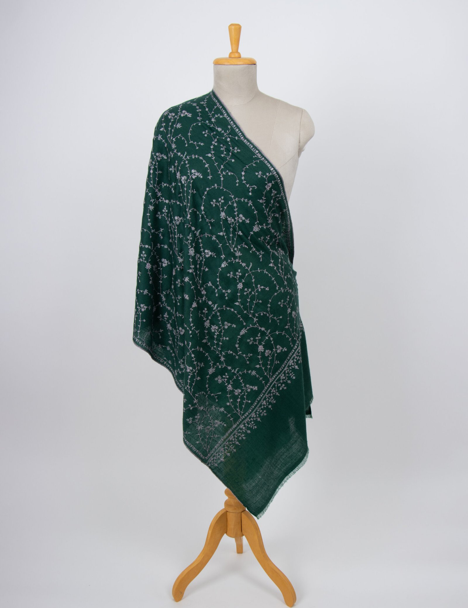 Authentic emerald green hand embroidered Kashmir Pashmina shawl with intricate Sozni needlework by Pashmina Vogue